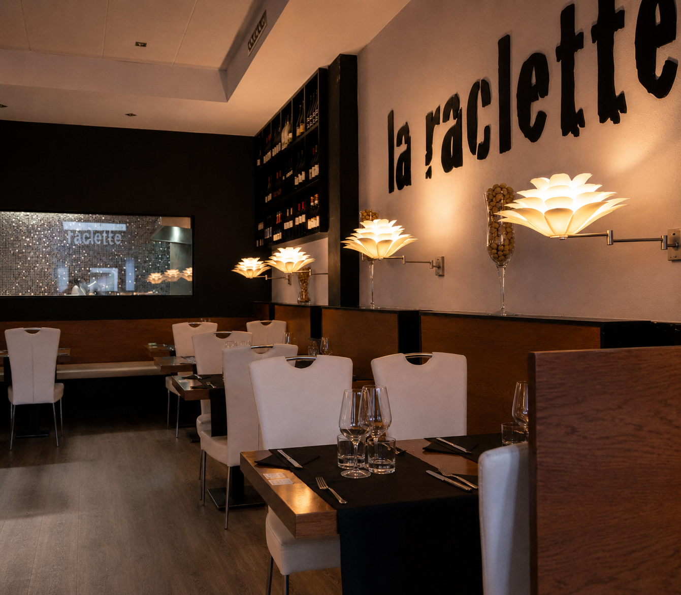 Sala del restaurant La Raclette